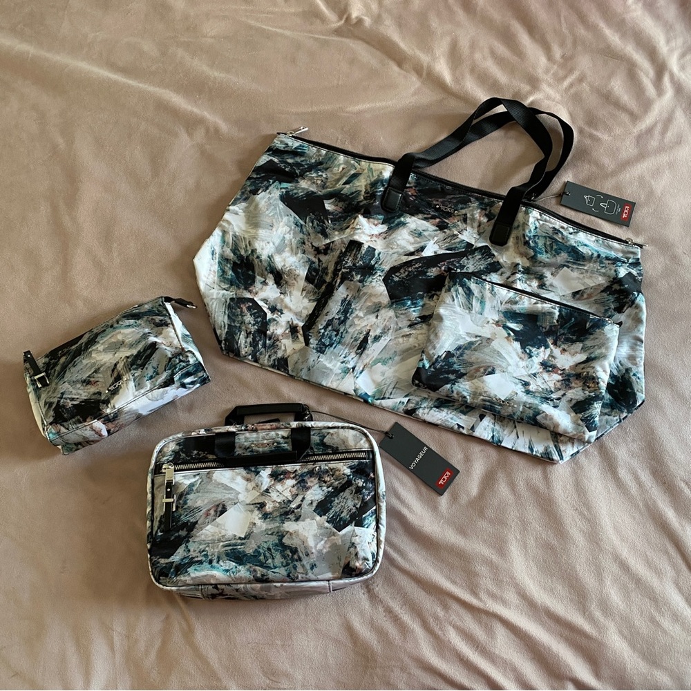 TUMI Travel Set